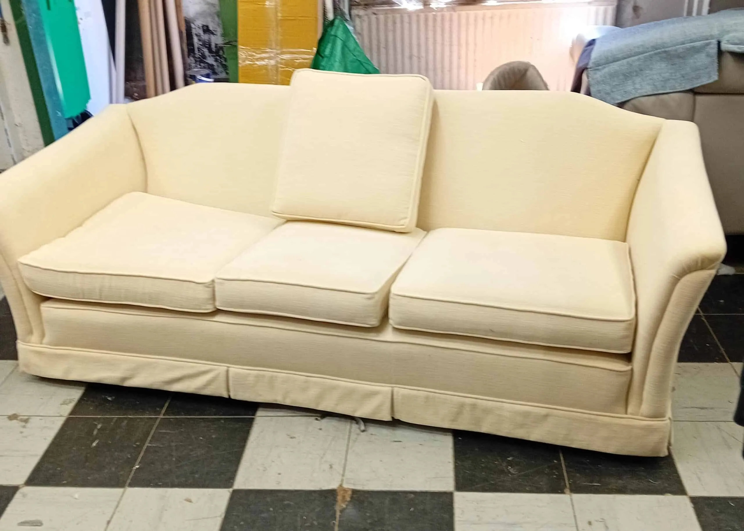 Turning a three-seater into a two-seater, before